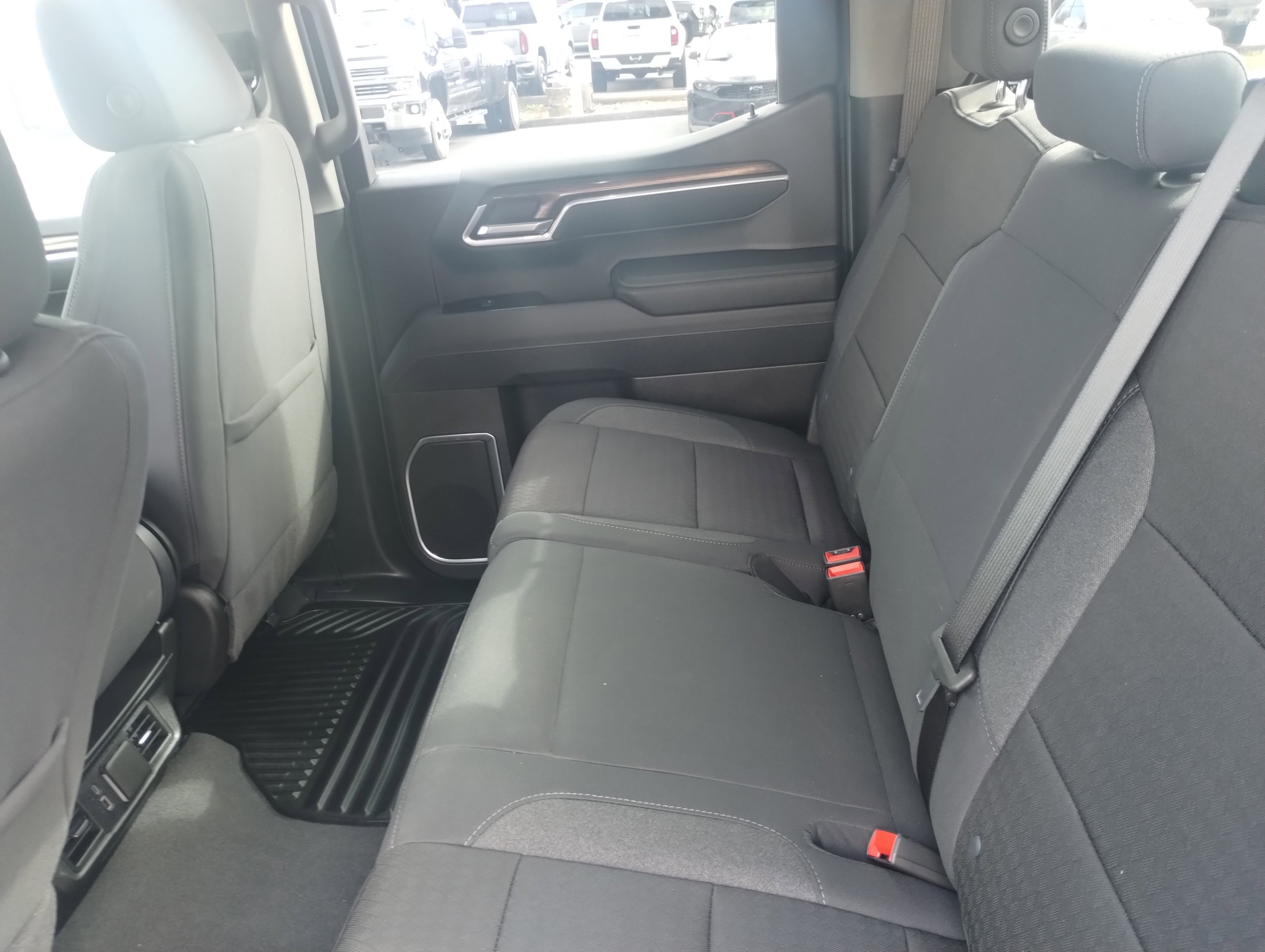 Used 2025 Chevrolet Silverado 1500 LT image 15