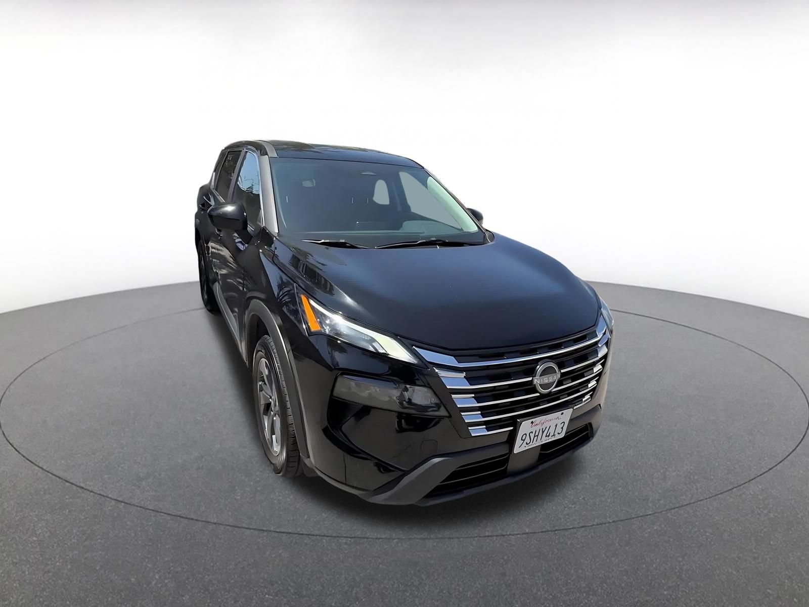 Used 2025 Nissan Rogue SV FWD image 3