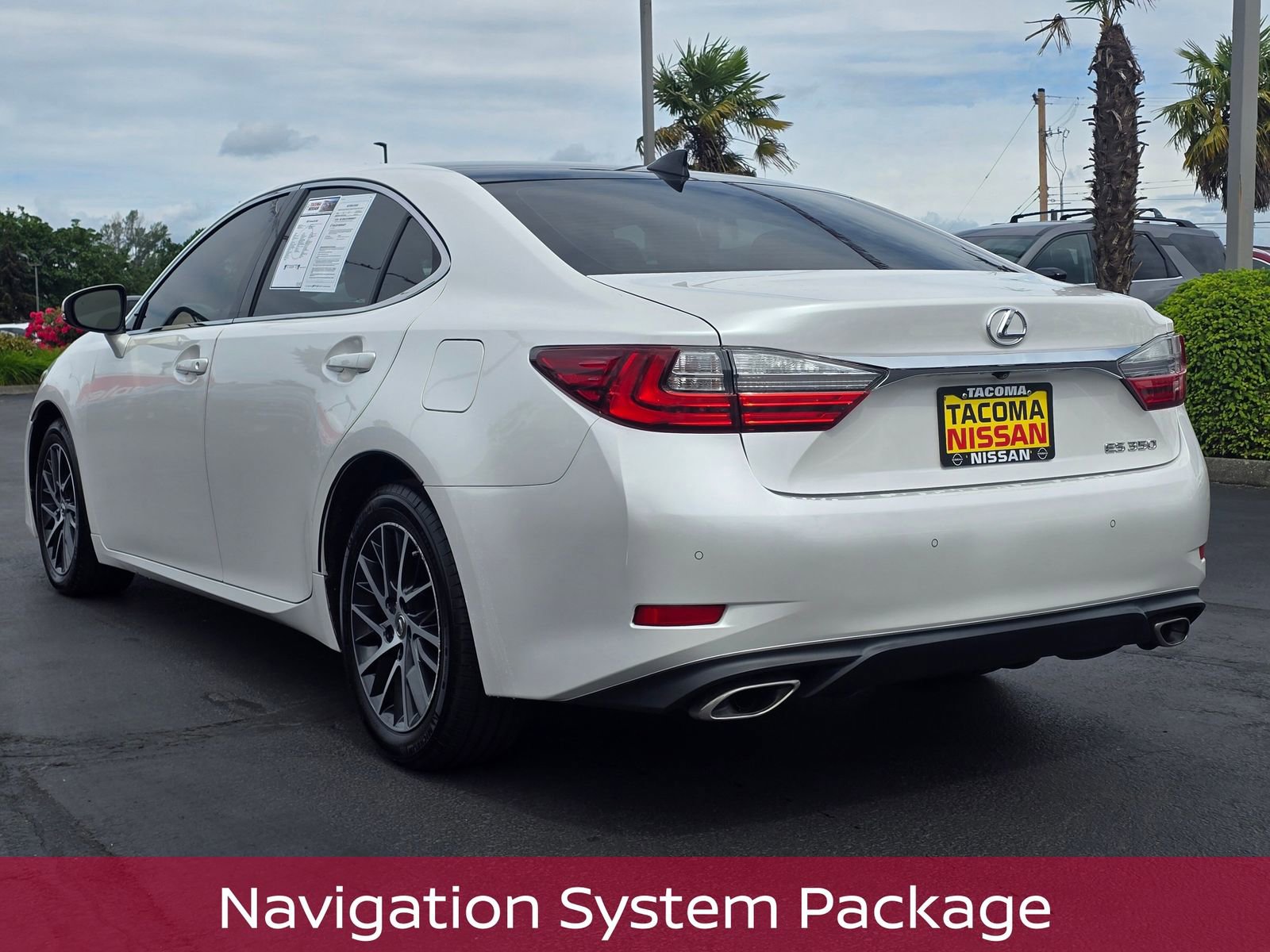 Used 2017 Lexus ES 350 w/ Navigation System Package FWD image 3