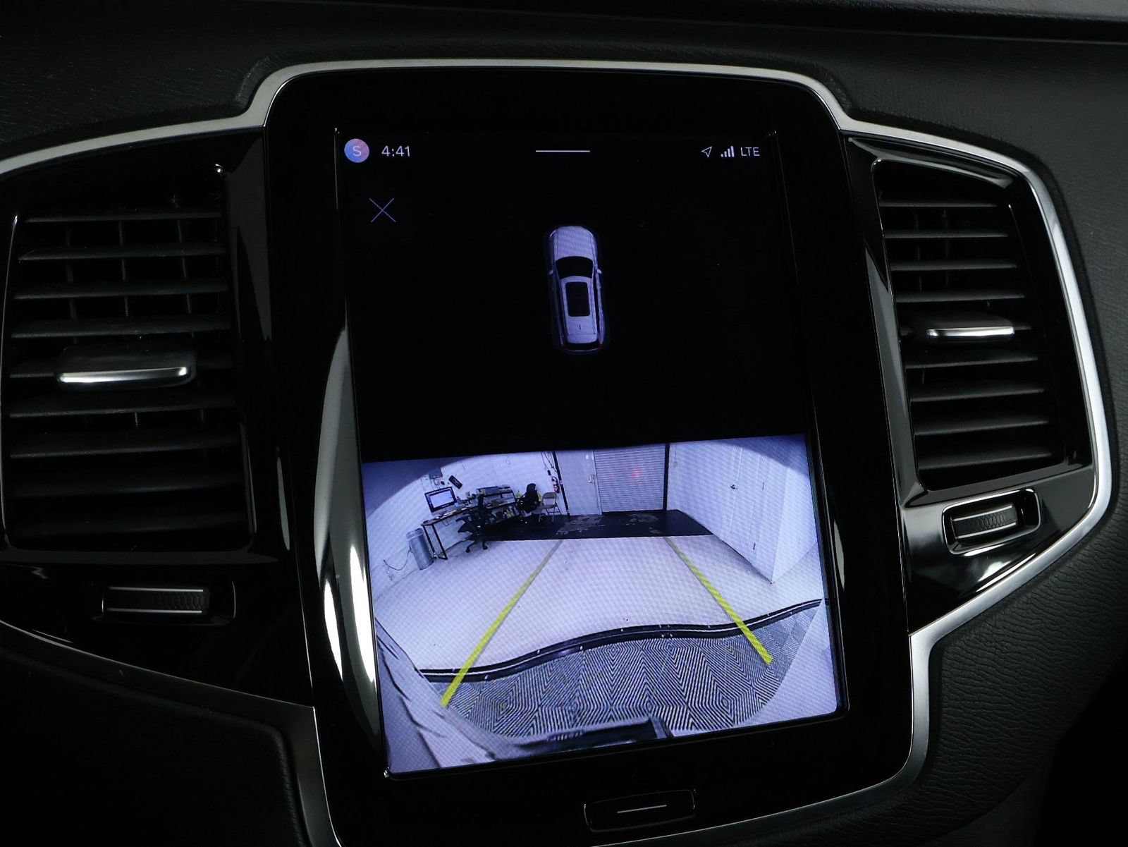 Certified 2023 Volvo XC90 T8 Plus AWD/4WD image 13