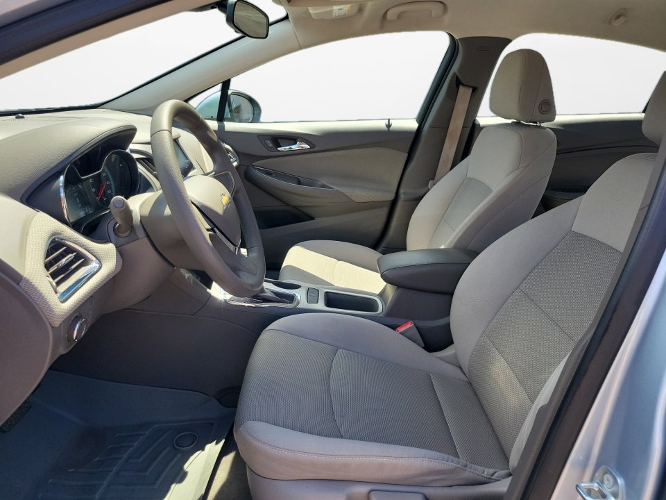 Used 2018 Chevrolet Cruze LS FWD image 11