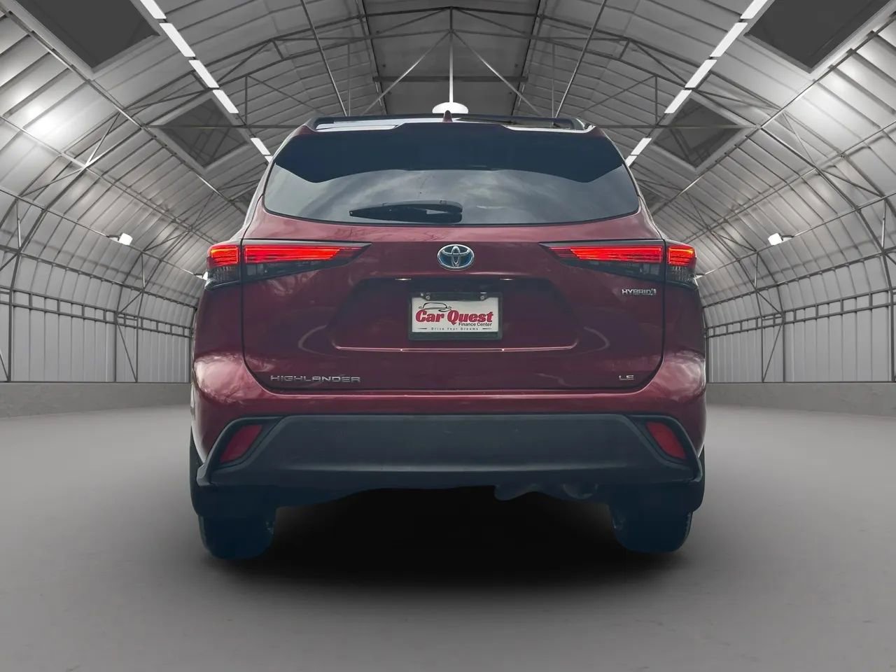 Used 2021 Toyota Highlander LE image 5