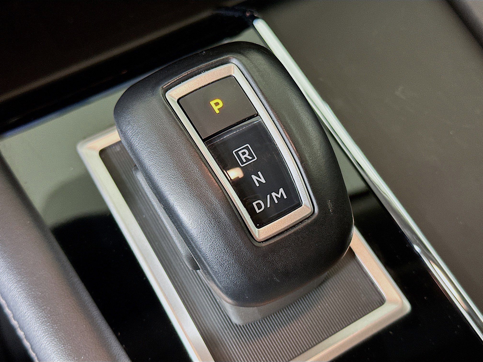 Used 2024 Mitsubishi Outlander SE Black Edition image 27