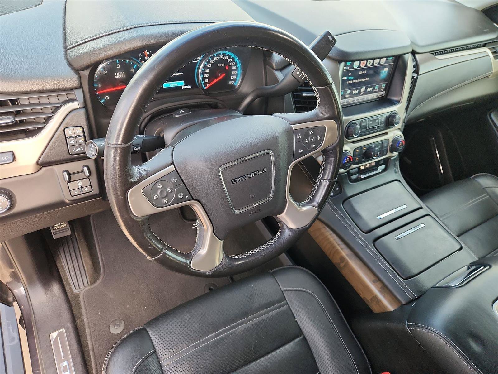 Used 2018 GMC Yukon XL Denali w/ Denali Ultimate Package RWD image 10