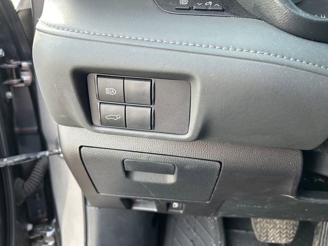 Certified 2024 Toyota Highlander XLE image 33