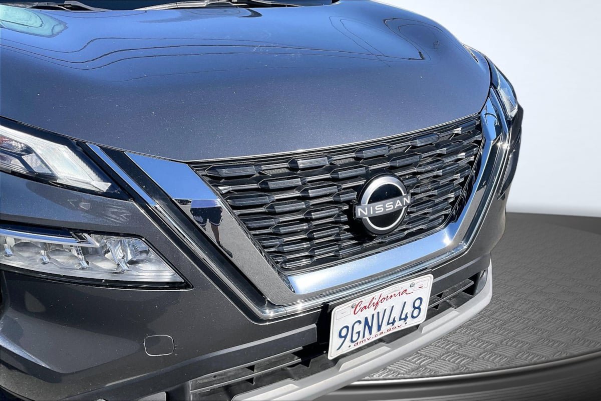 Used 2023 Nissan Rogue SV FWD image 28
