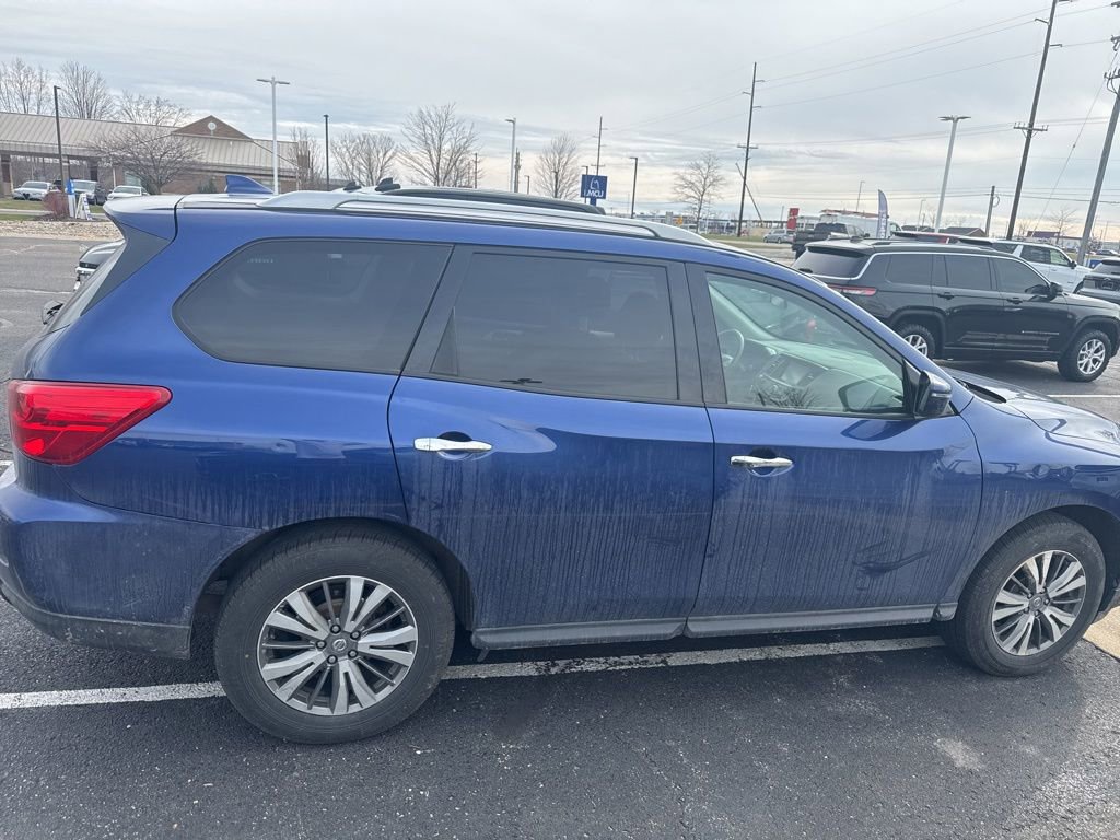 Used 2019 Nissan Pathfinder S AWD/4WD image 6