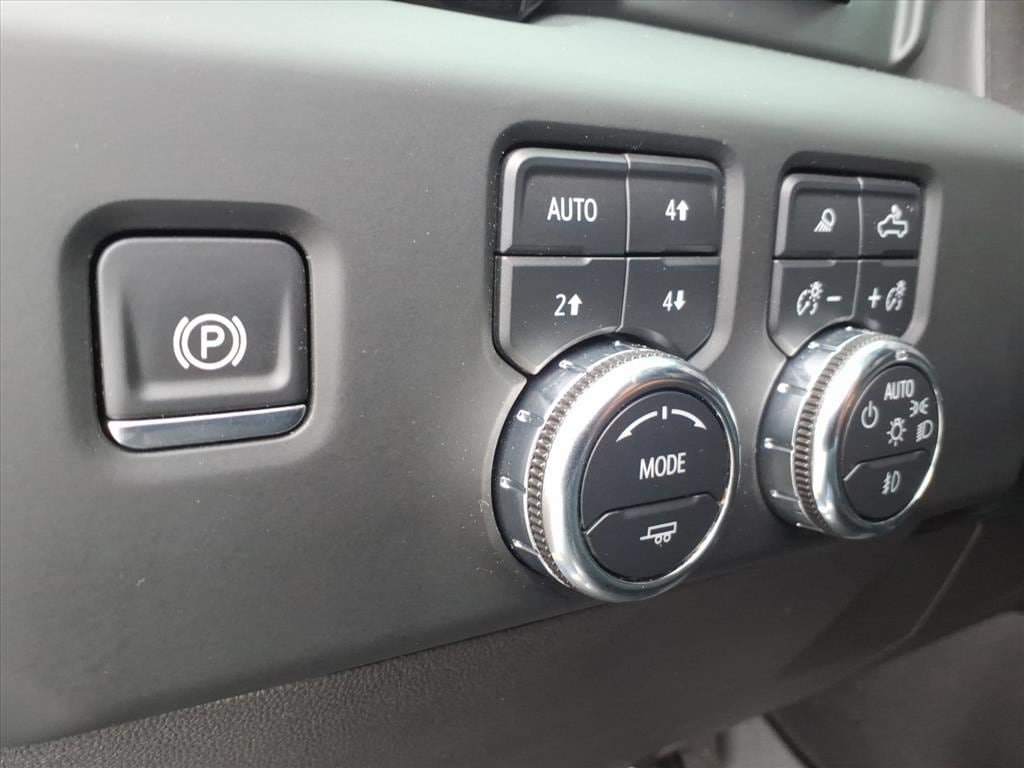 Used 2024 GMC Sierra 1500 AT4 w/ Technology Package AWD/4WD image 24