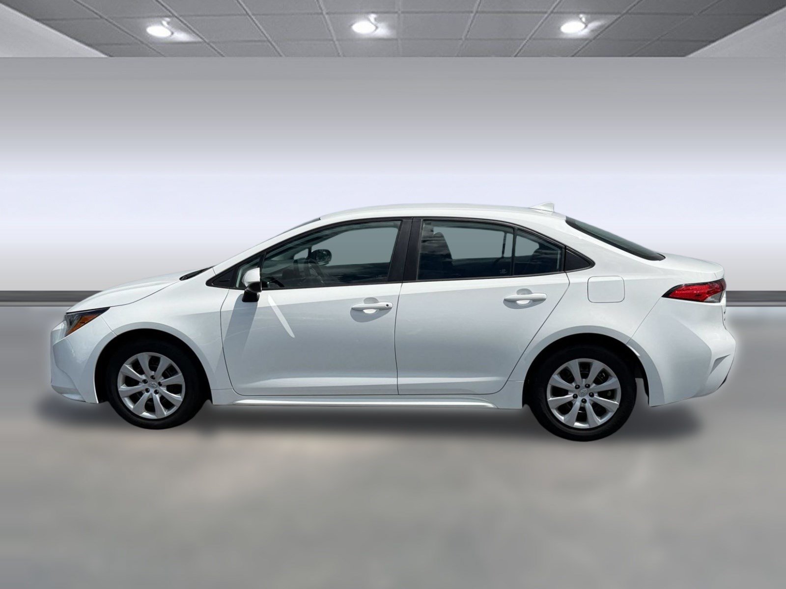 Used 2023 Toyota Corolla LE FWD image 2