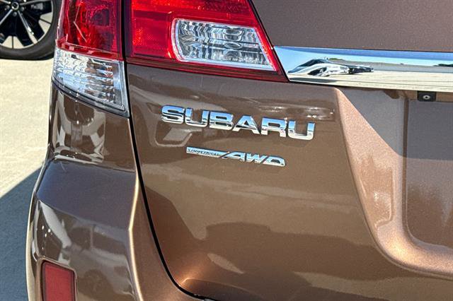Used 2011 Subaru Outback 2.5i Limited AWD/4WD image 30