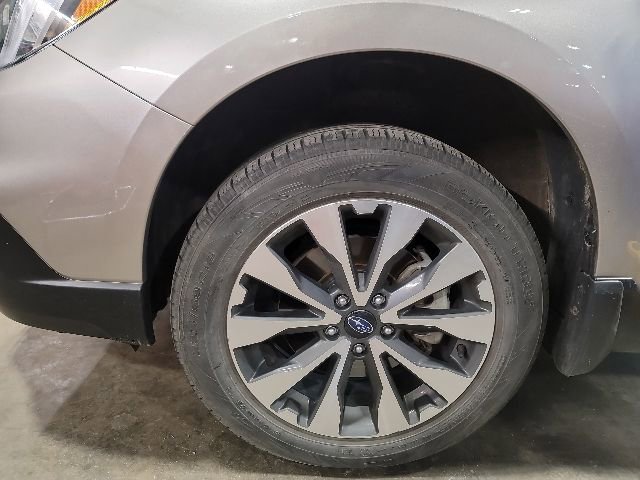 Used 2015 Subaru Outback 2.5i Limited AWD/4WD image 8