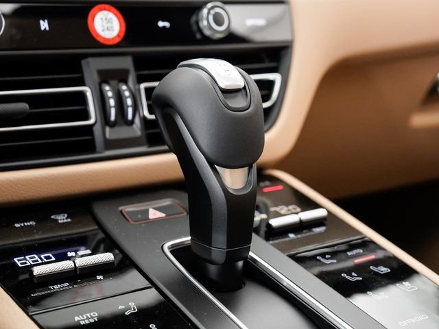 Certified 2025 Porsche Macan image 21