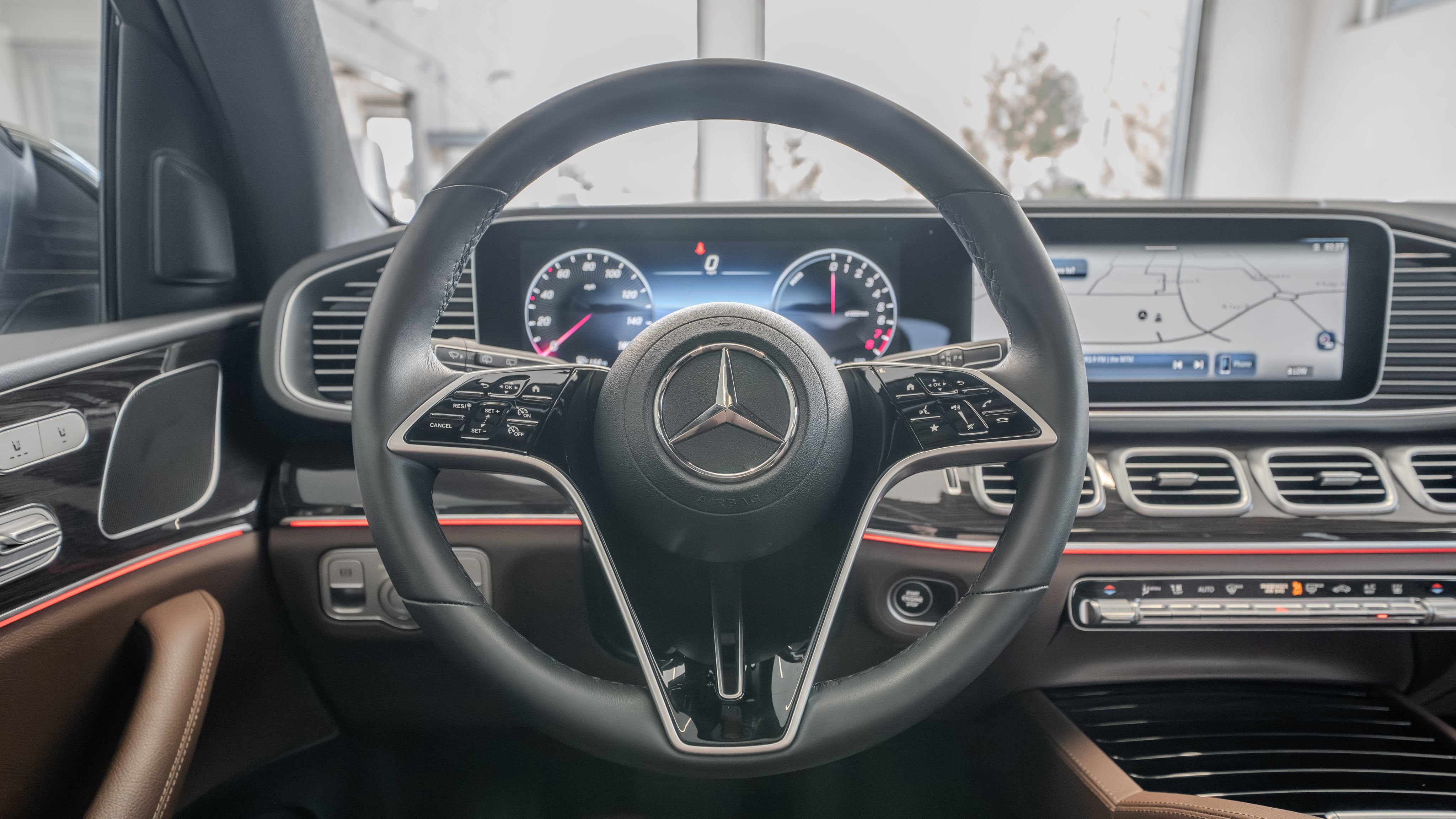 Certified 2025 Mercedes-Benz GLE 450e 4MATIC image 9