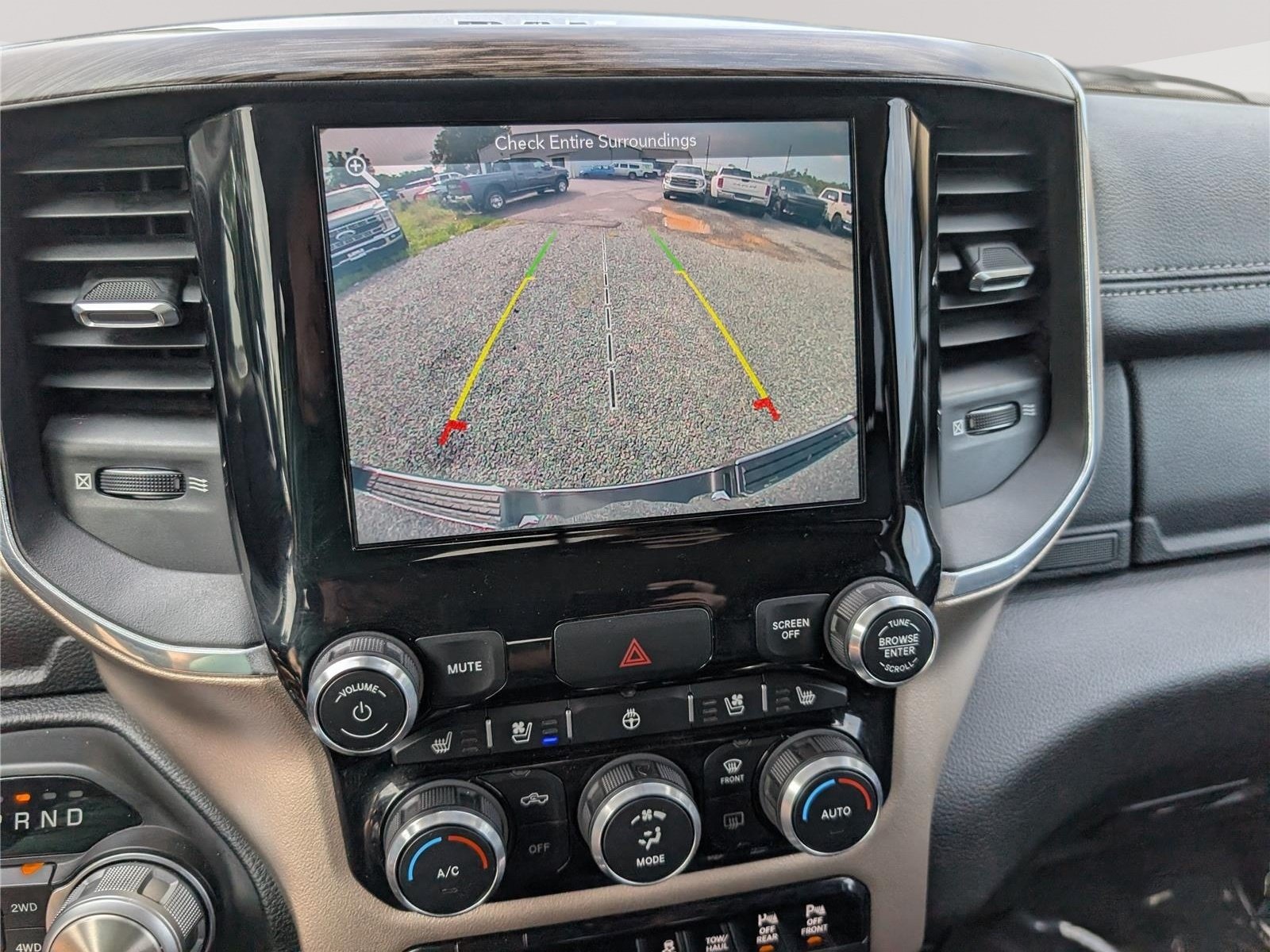 Used 2019 RAM 1500 Laramie AWD/4WD image 29