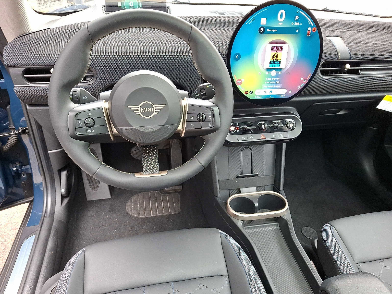 Used 2025 MINI Cooper 2-Door Hardtop image 12