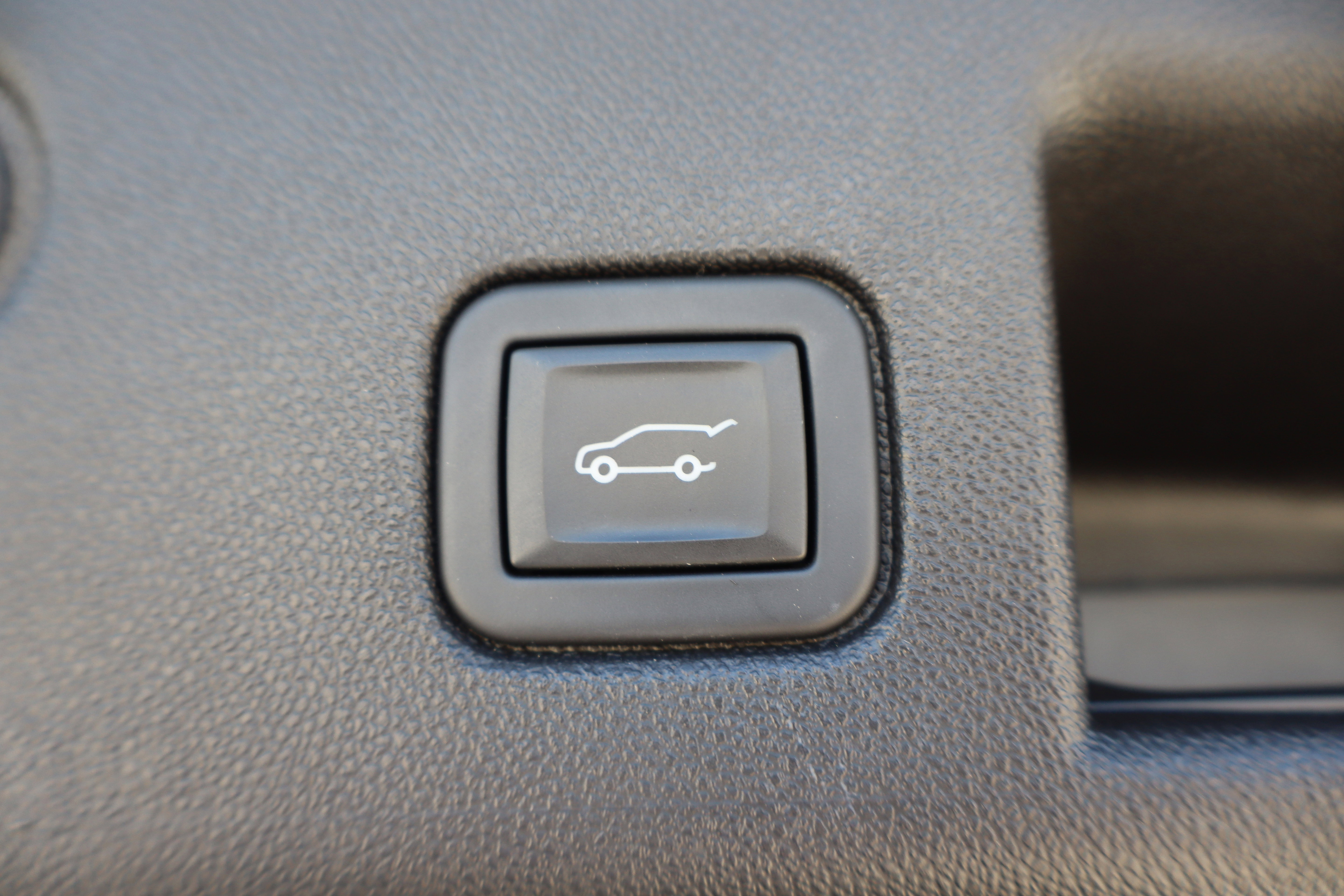 Used 2024 Chevrolet Equinox LT FWD image 23