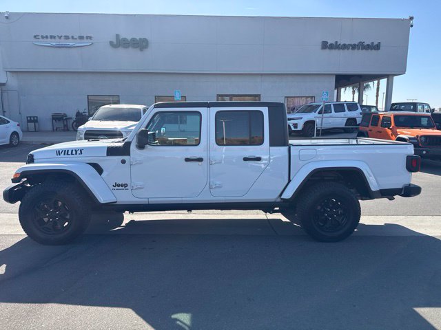 Certified 2022 Jeep Gladiator Sport AWD/4WD image 2