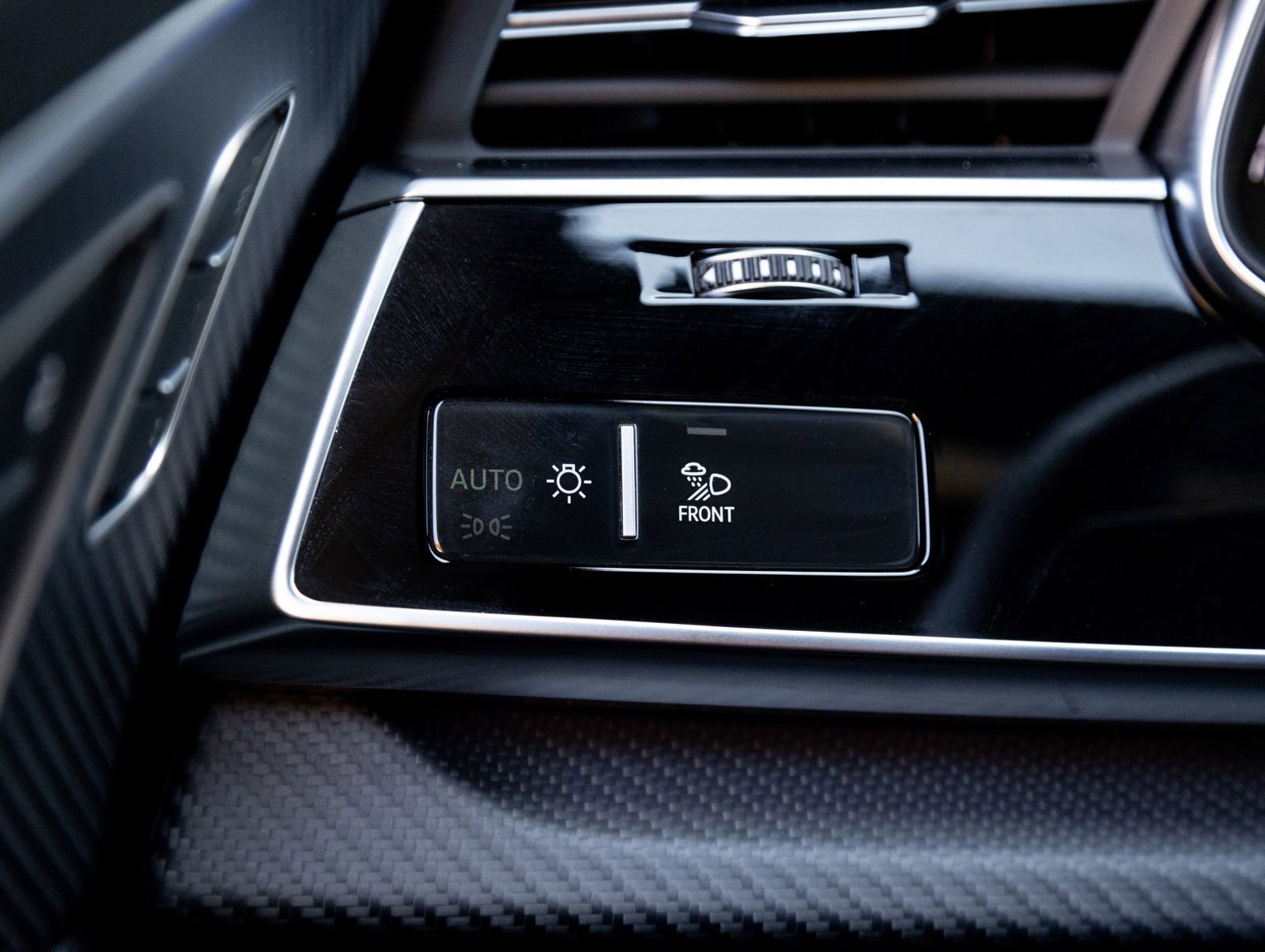 Used 2025 Audi RS Q8 performance w/ Matte Carbon Package image 17