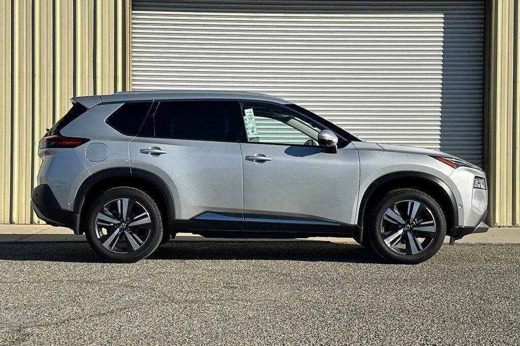 Used 2021 Nissan Rogue Platinum image 7