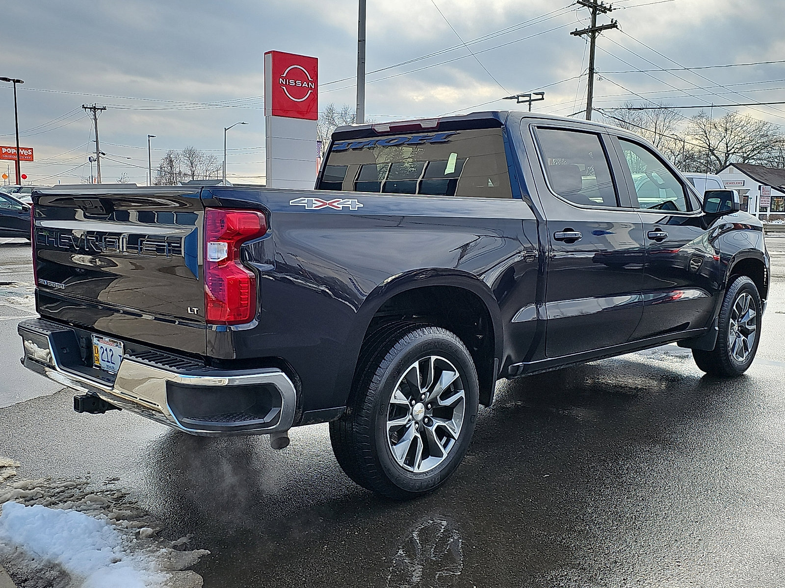 Used 2023 Chevrolet Silverado 1500 LT image 4