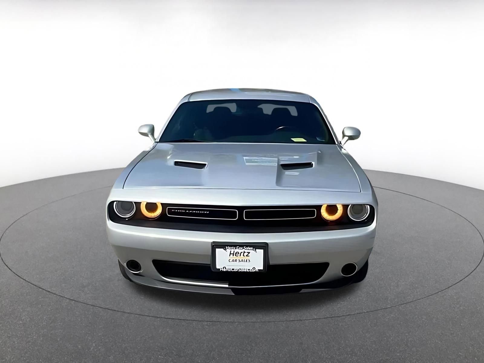 Used 2023 Dodge Challenger SXT image 4
