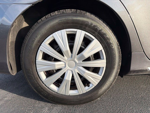 Used 2014 Toyota Camry LE FWD image 9