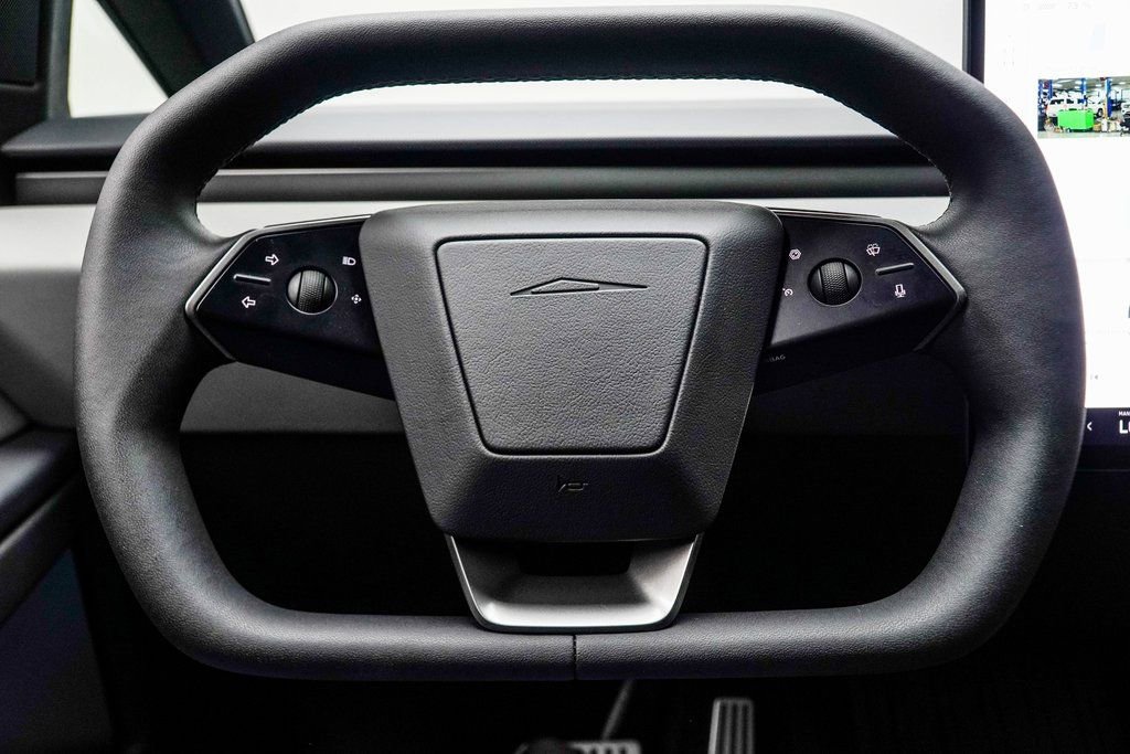 Used 2025 Tesla Cybertruck AWD Crew Cab image 37