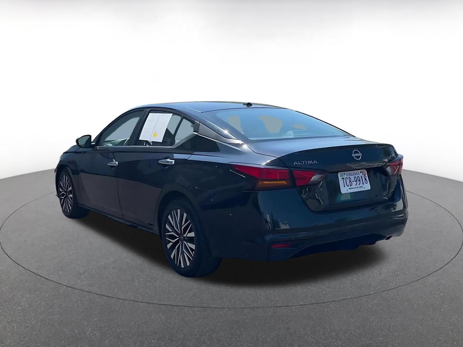 Used 2025 Nissan Altima 2.5 SV FWD image 11