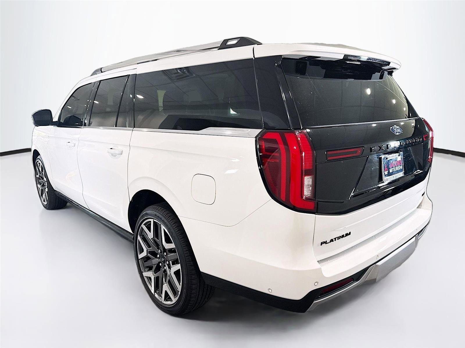Used 2025 Ford Expedition Max Platinum w/ Platinum Ultimate Package image 3