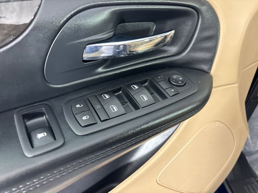 Used 2016 Dodge Grand Caravan SE w/ Quick Order Package 29E SE image 22