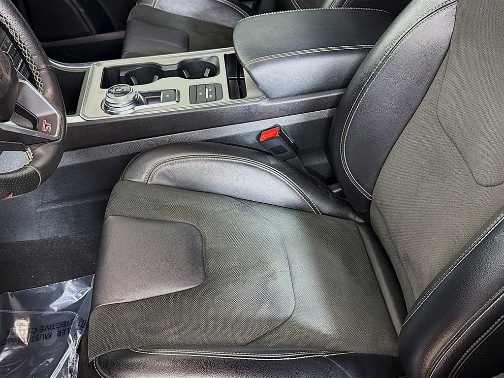 Used 2022 Ford Edge ST w/ Equipment Group 401A image 24