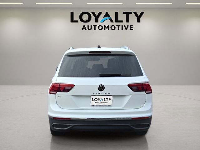 Used 2023 Volkswagen Tiguan SE w/ Panoramic Sunroof Package image 4
