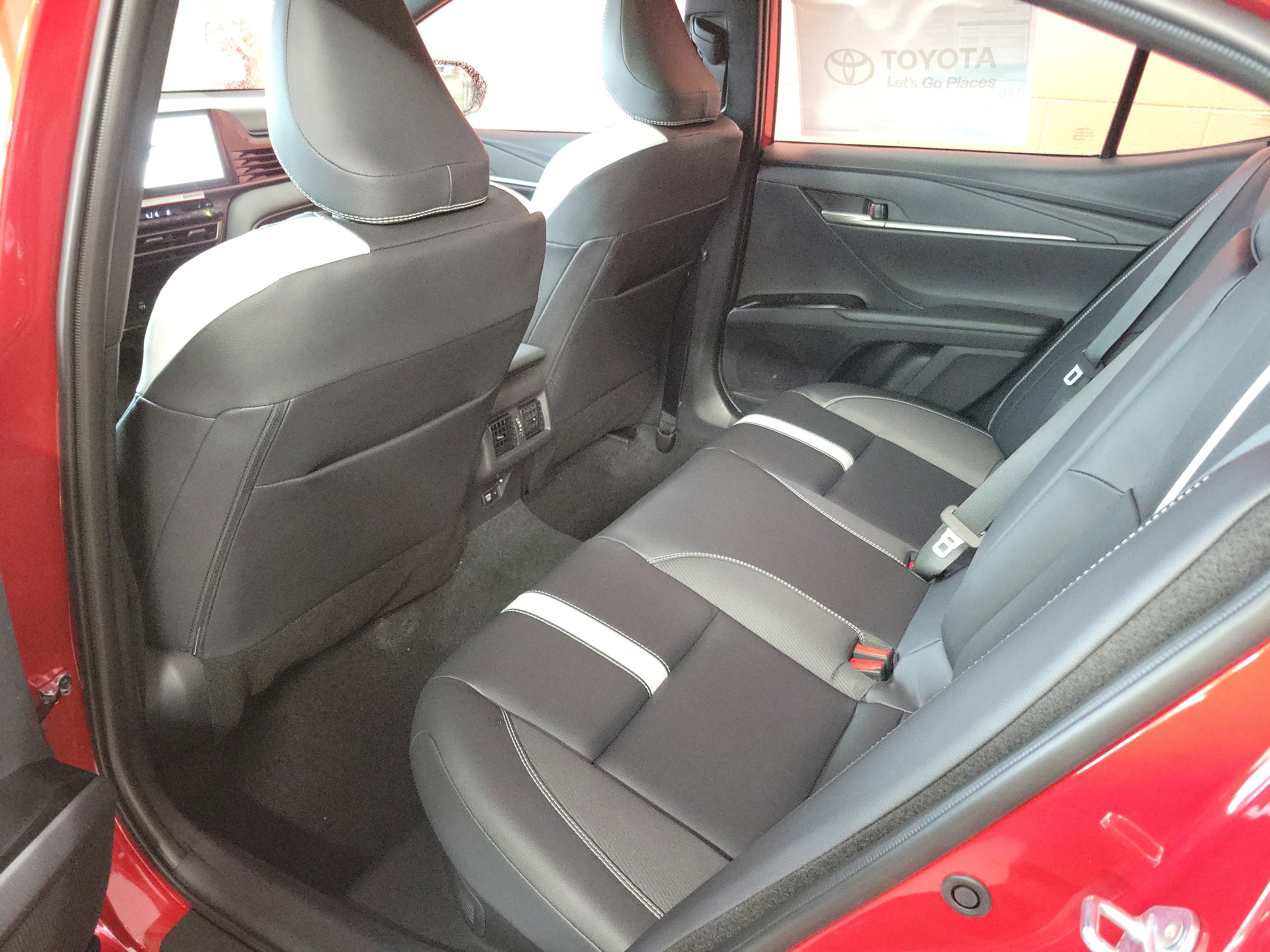 New 2026 Toyota Camry SE w/ Multimedia Upgrade Package AWD/4WD image 7