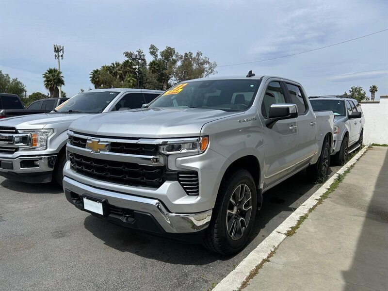 Used 2022 Chevrolet Silverado 1500 LT AWD/4WD image 39