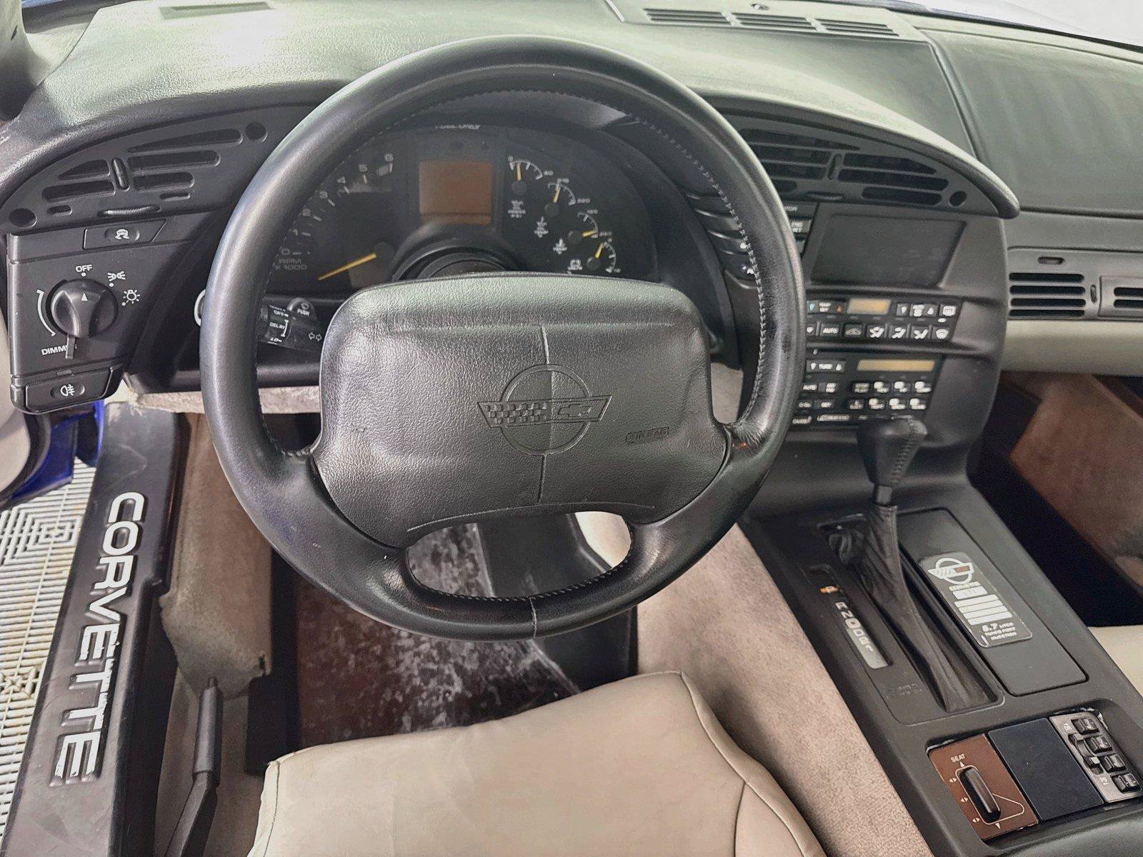 Used 1994 Chevrolet Corvette Coupe RWD image 2