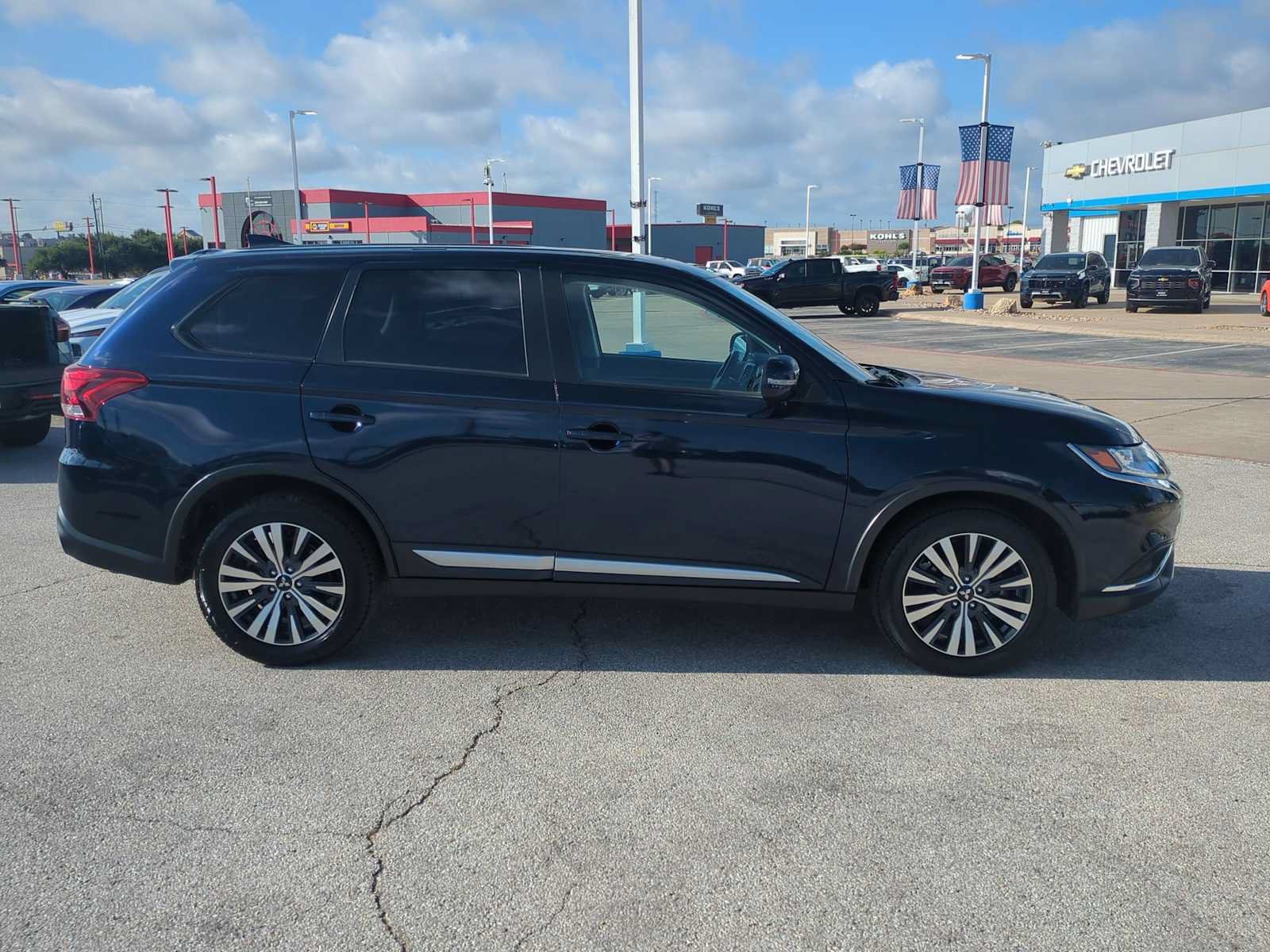 Used 2020 Mitsubishi Outlander SE FWD image 9