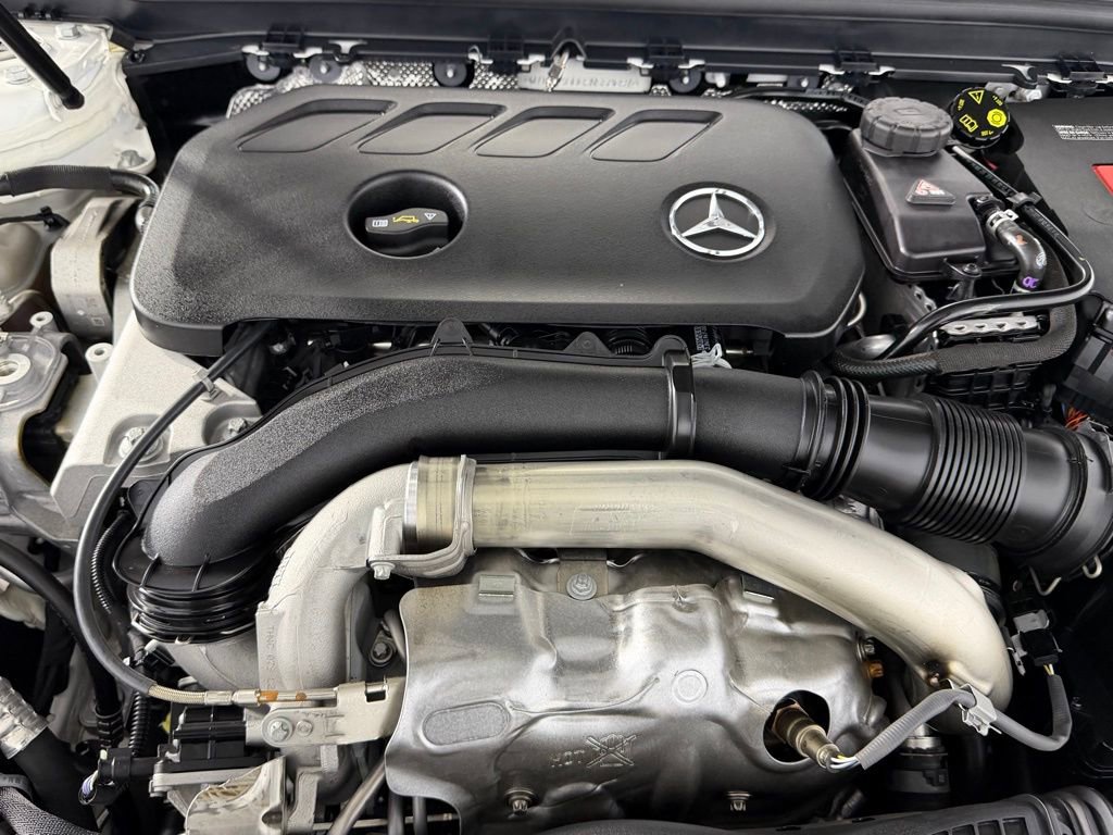 Used 2025 Mercedes-Benz CLA 250 image 32