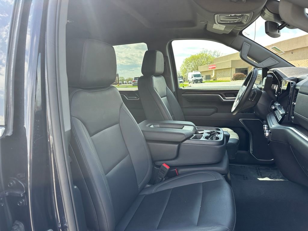Certified 2025 GMC Sierra 1500 SLT image 17