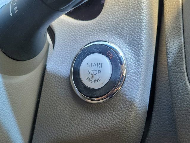 Used 2013 INFINITI G37 Journey w/ Premium Pkg image 29