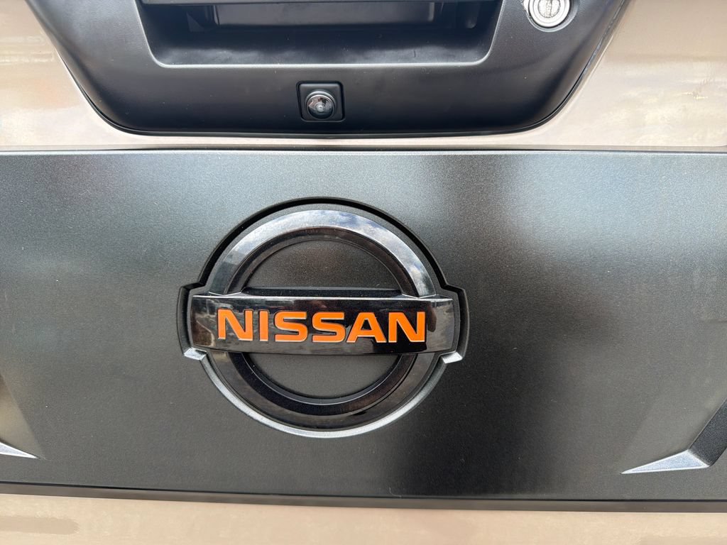Used 2020 Nissan Titan PRO-4X w/ Pro-4x Convenience Package AWD/4WD image 12