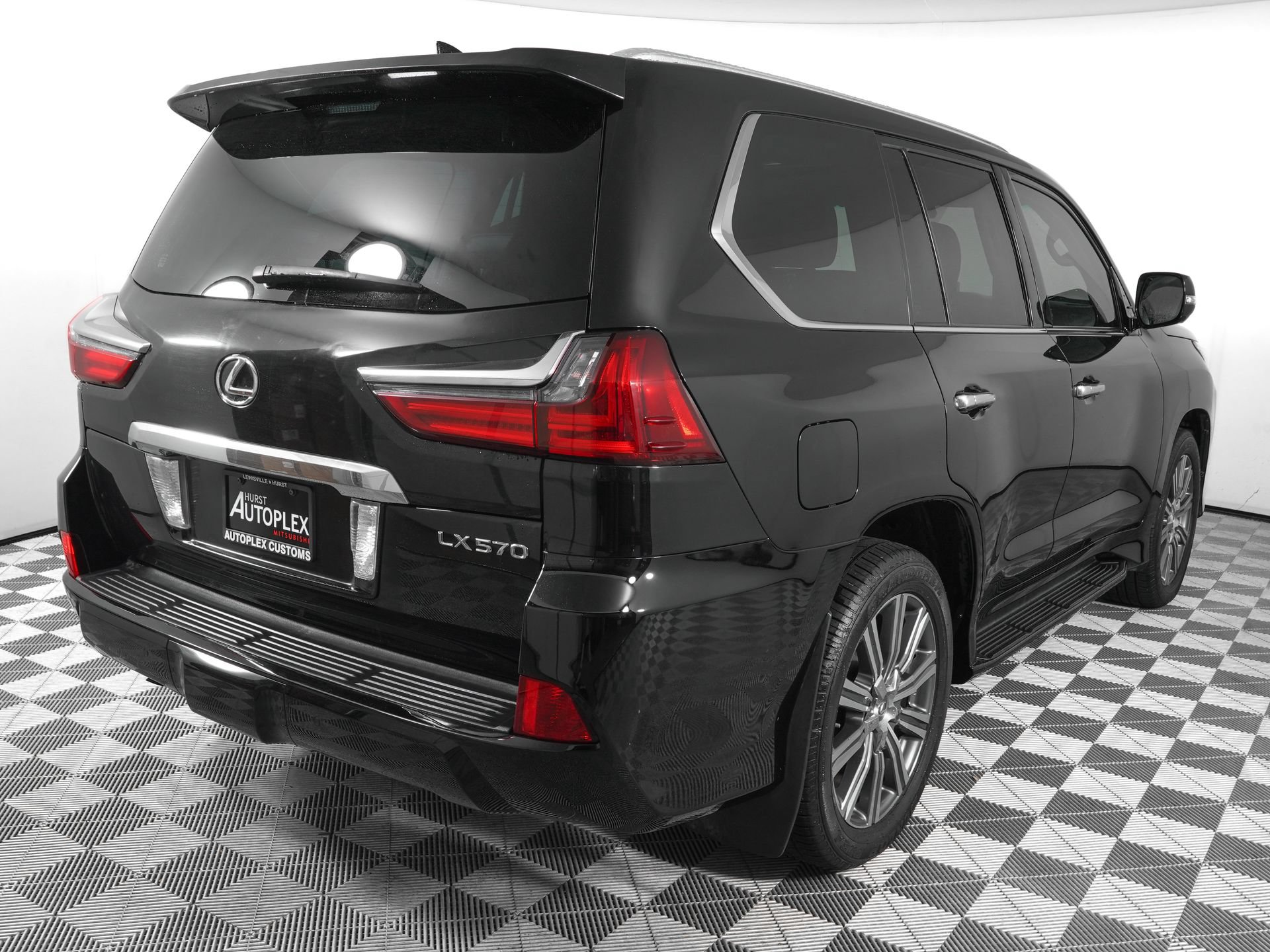 Used 2016 Lexus LX 570 4WD w/ Luxury Package image 4