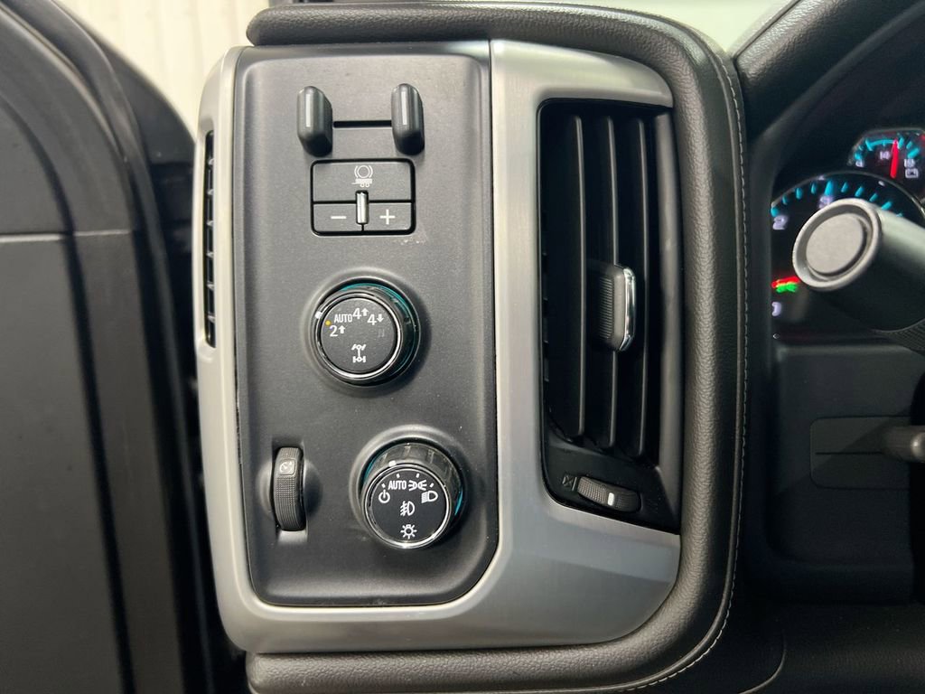 Used 2017 GMC Sierra 1500 SLE w/ SLE Value Package AWD/4WD image 18