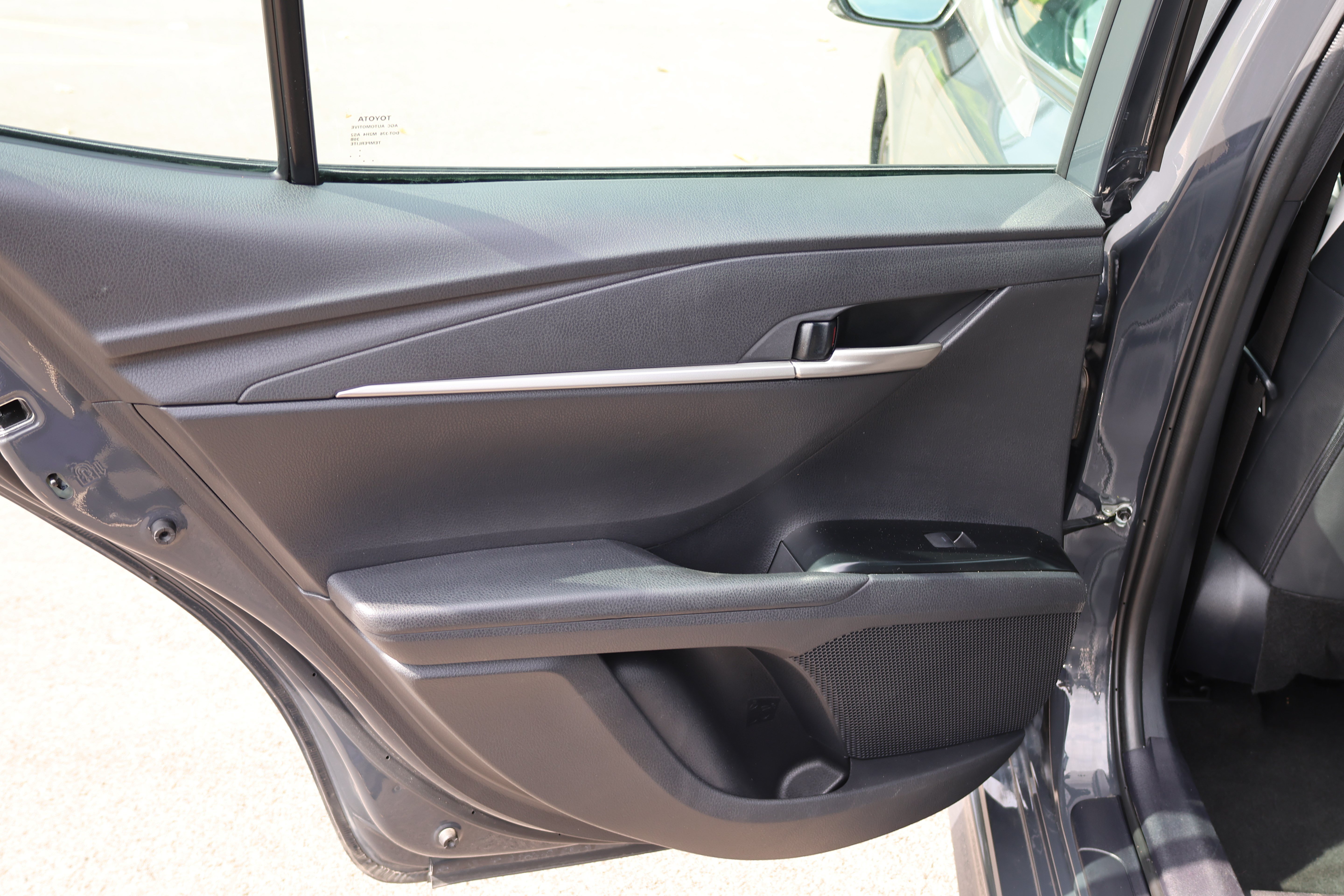 Used 2025 Toyota Camry SE FWD image 14