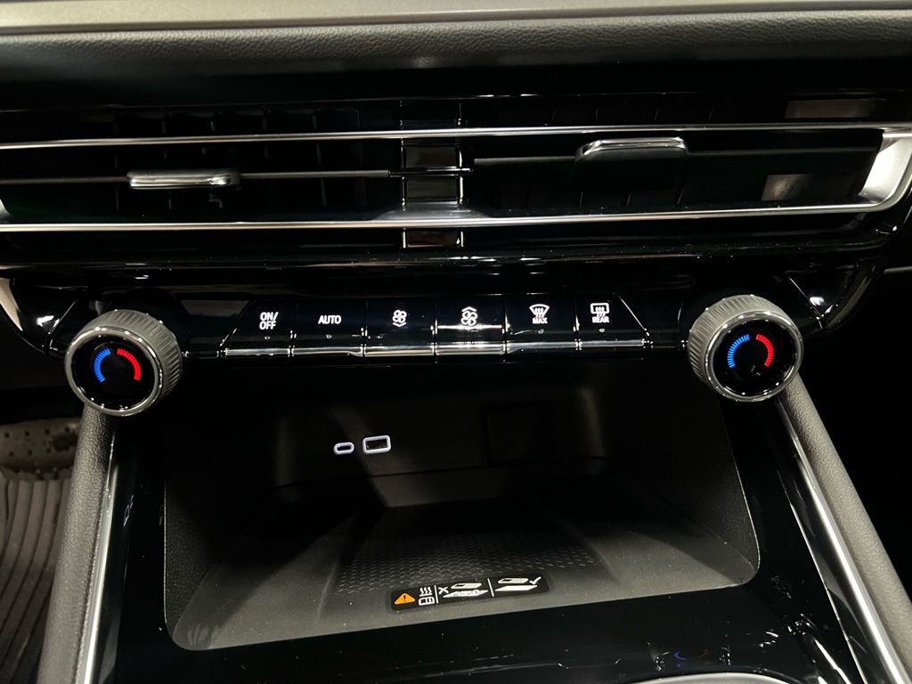 New 2026 Chevrolet Traverse LT w/ Driver Confidence Package image 20