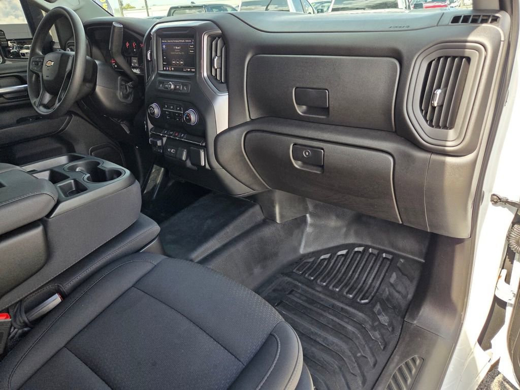 Used 2024 Chevrolet Silverado 3500 W/T image 20