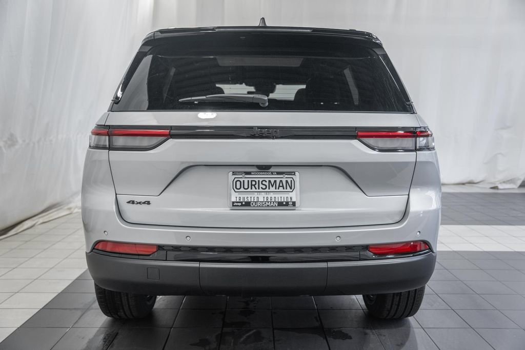 New 2025 Jeep Grand Cherokee Limited image 5