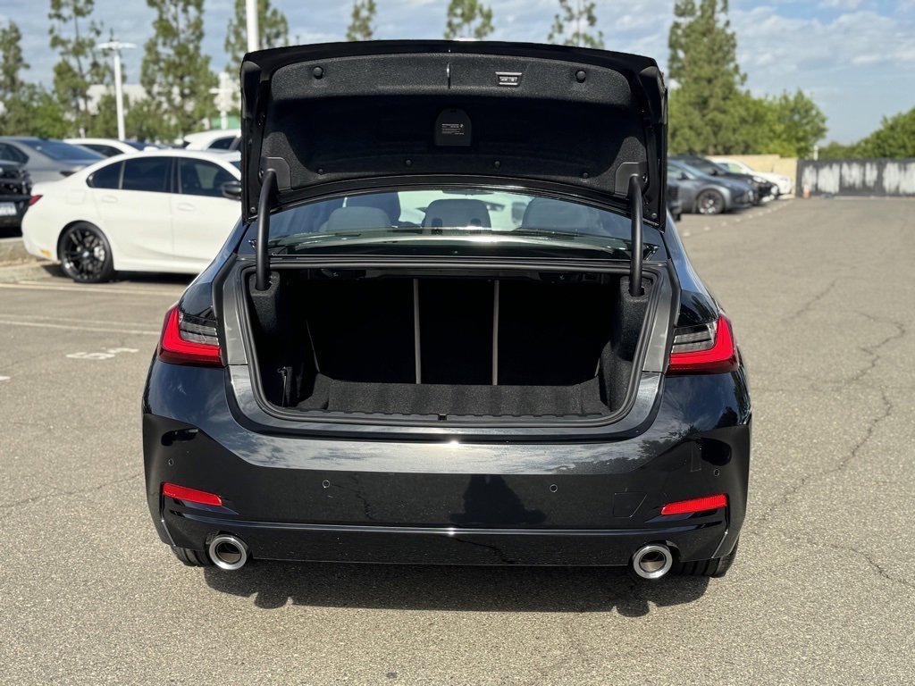 Used 2025 BMW 330i Sedan w/ Premium Package image 13