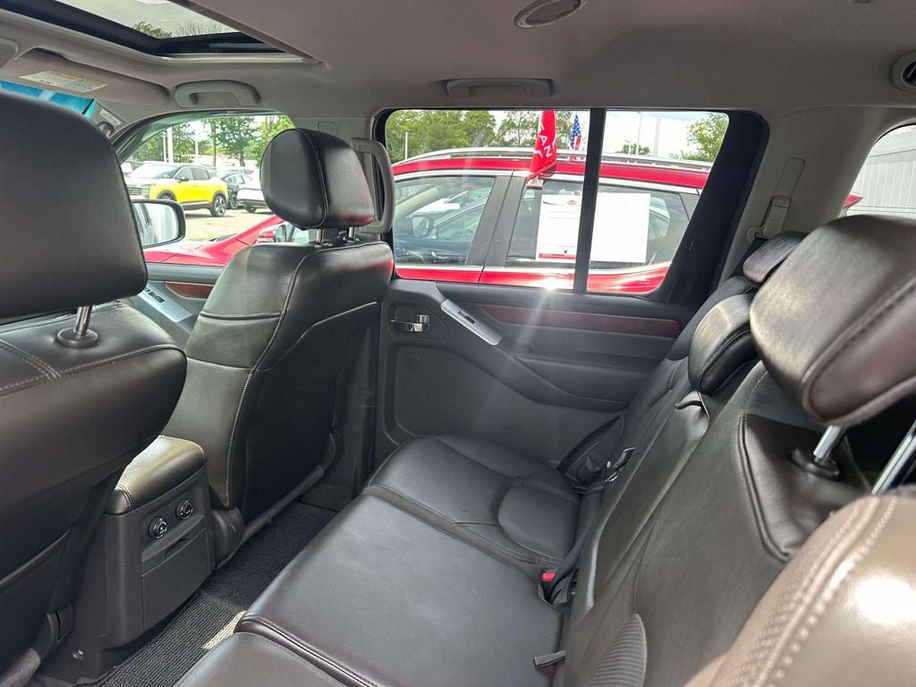 Used 2008 Nissan Pathfinder LE AWD/4WD image 10