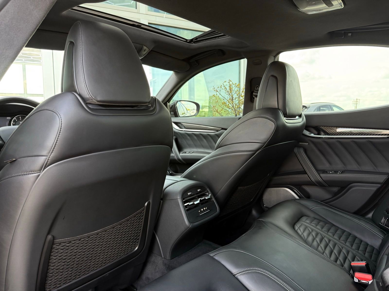 Used 2021 Maserati Ghibli Trofeo image 33