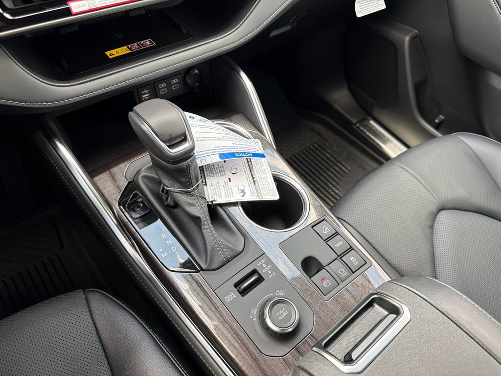 New 2026 Toyota Highlander AWD image 35